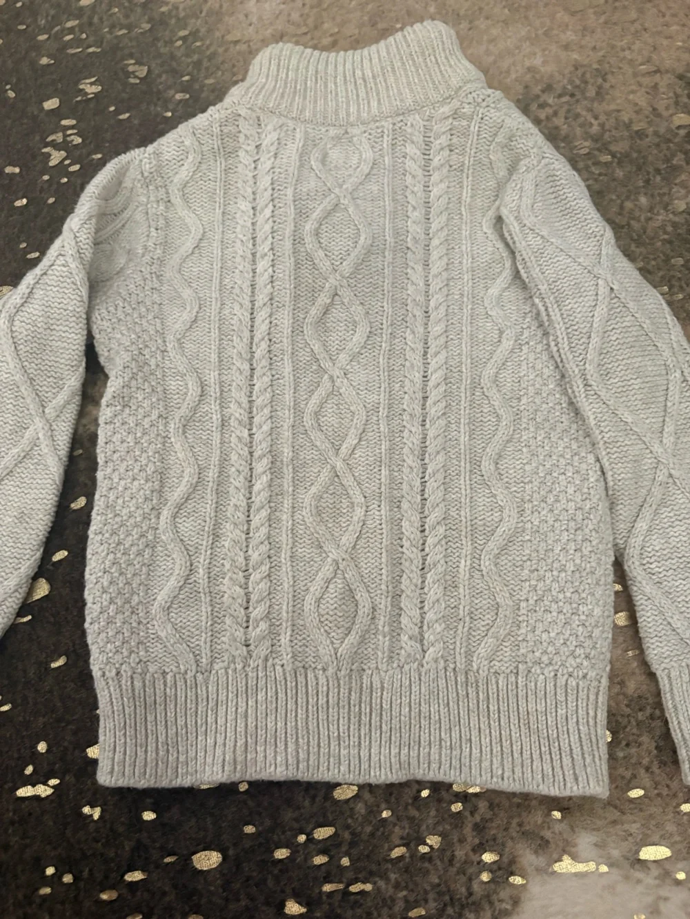 GAP cable knit